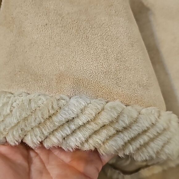 - St. John's Bay Faux Fur Vinrage Jacket  size XL tan color - Picture 10 of 10